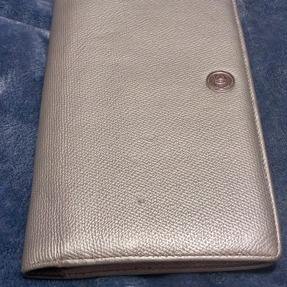 ✨CHANEL Silver Leather Wallet | Made In France | Vintage Collectible | Old 💵🔥✨ - Picture 3 of 12